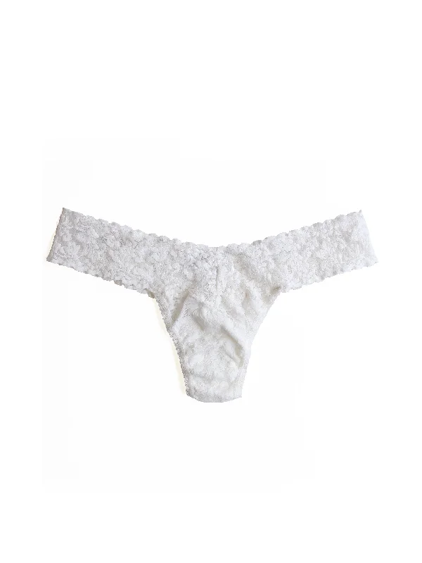 seamless maternity women thongs for a growing bellySignature Lace Low Rise Thong Marshmallow