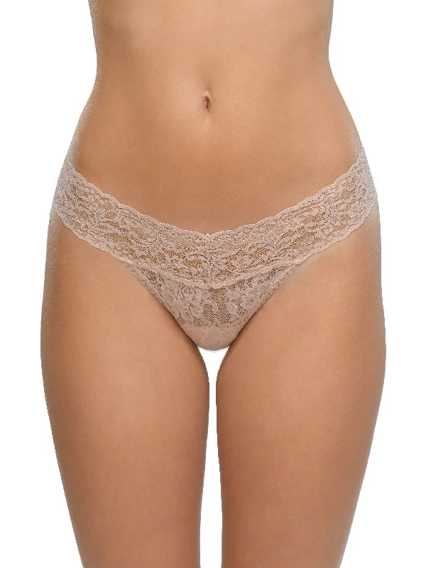 seamless microfiber women thongs for a smooth touchPetite Size Signature Lace Low Rise Thong Chai